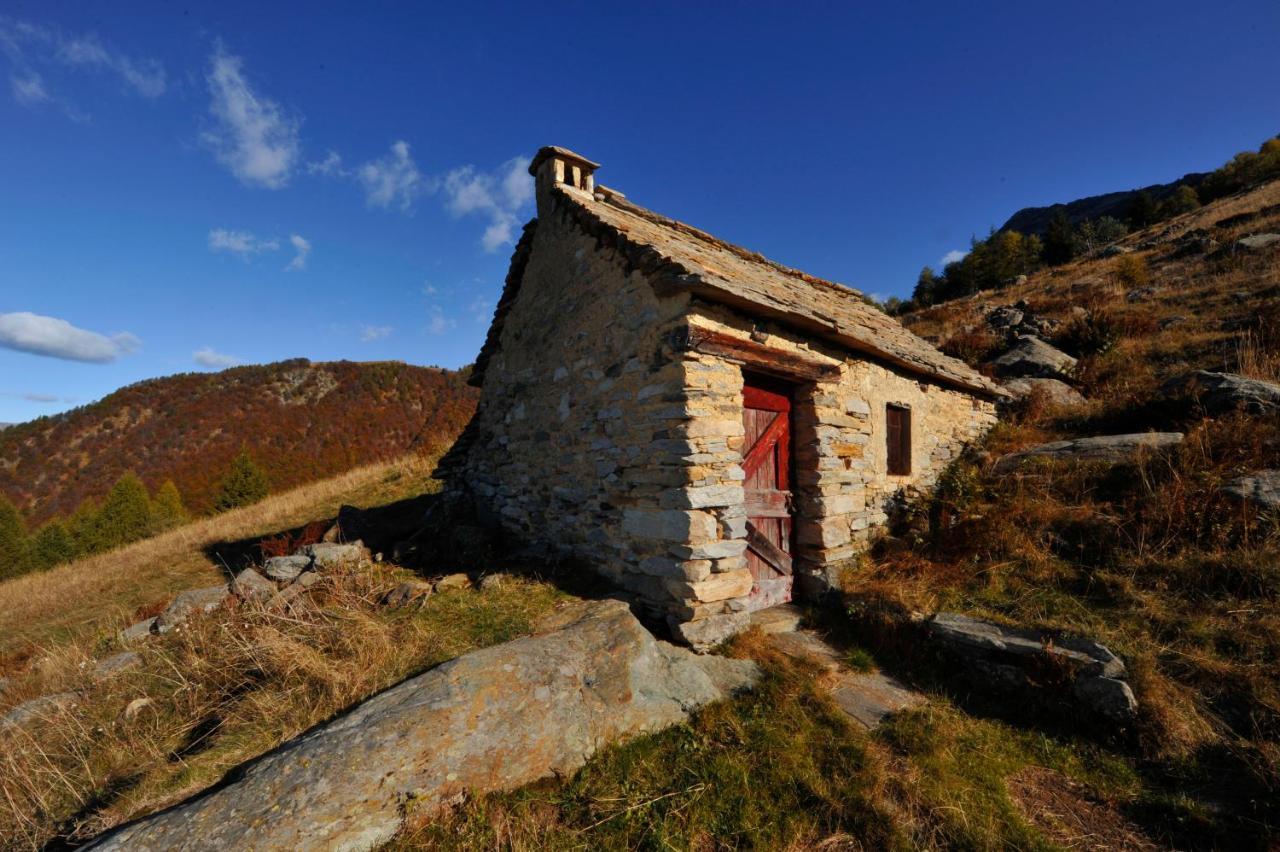 Rifugio Parpinasca Hostel Trontano ภายนอก รูปภาพ
