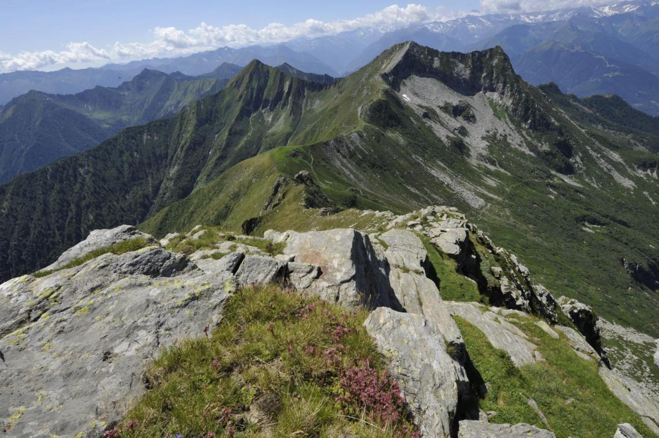 Rifugio Parpinasca Hostel Trontano ภายนอก รูปภาพ