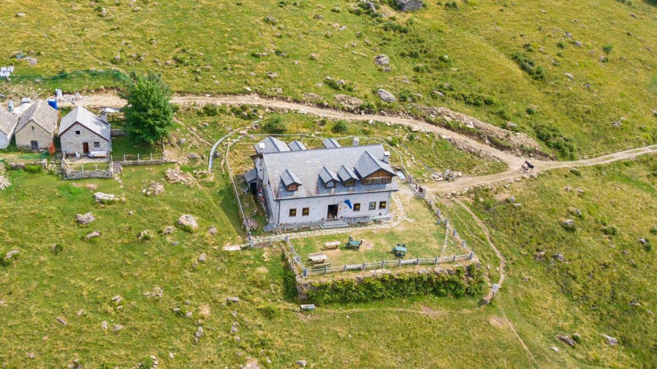 Rifugio Parpinasca Hostel Trontano ภายนอก รูปภาพ