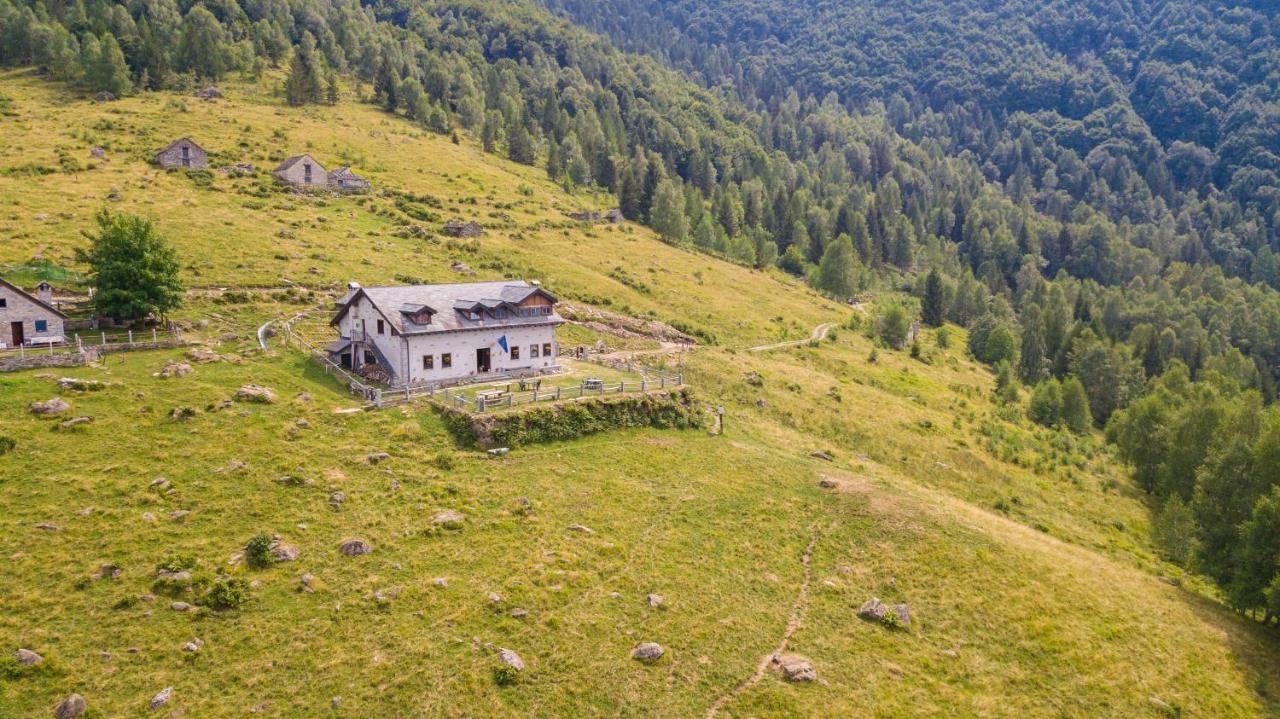 Rifugio Parpinasca Hostel Trontano ภายนอก รูปภาพ