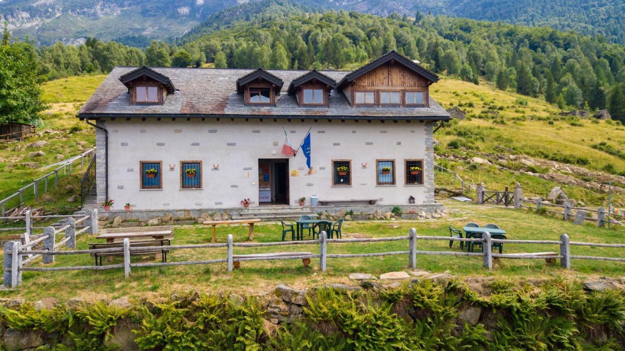 Rifugio Parpinasca Hostel Trontano ภายนอก รูปภาพ